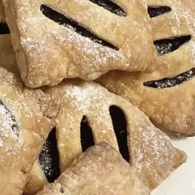 Слойки голубика или вишня